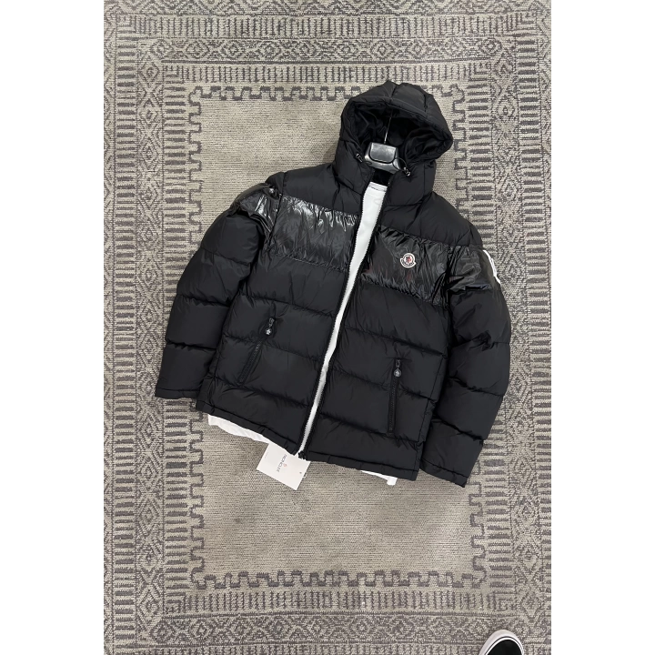 Moncler Siyah Kapüşonlu Şişme Mont