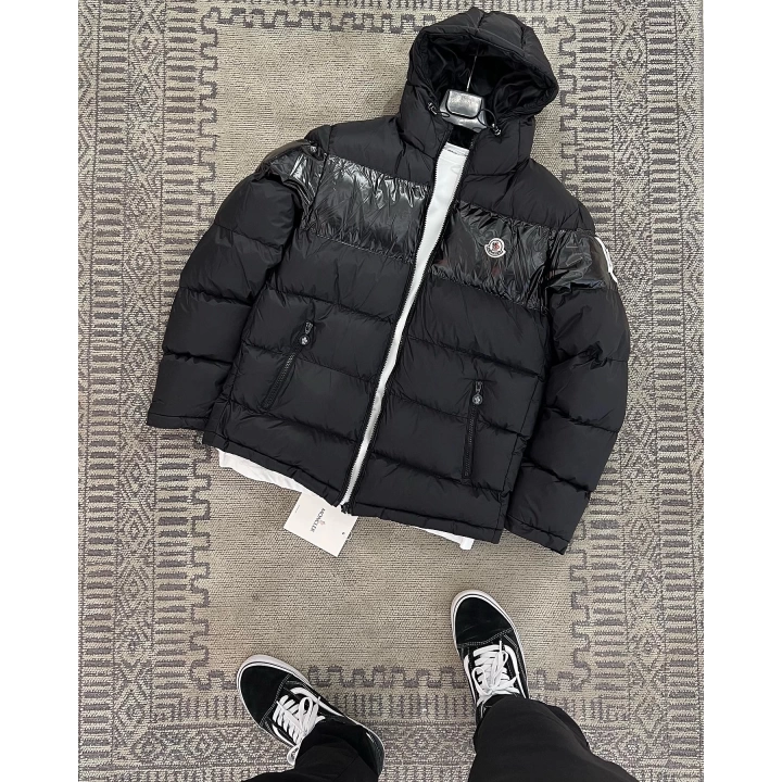 Moncler Siyah Kapüşonlu Şişme Mont