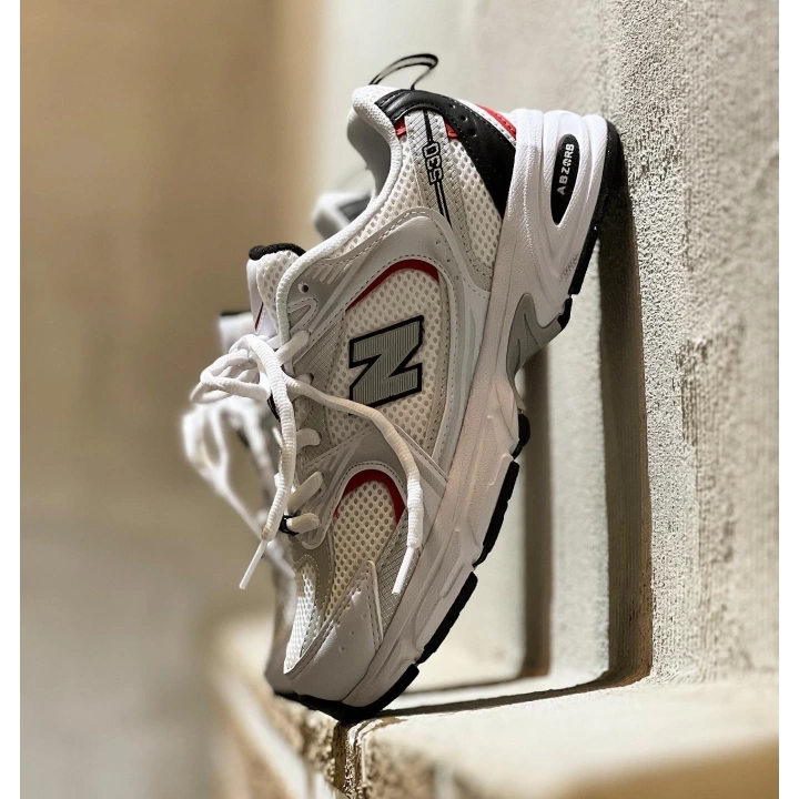 New Balance 530 Beyaz Kırmızı Siyah Detaylı