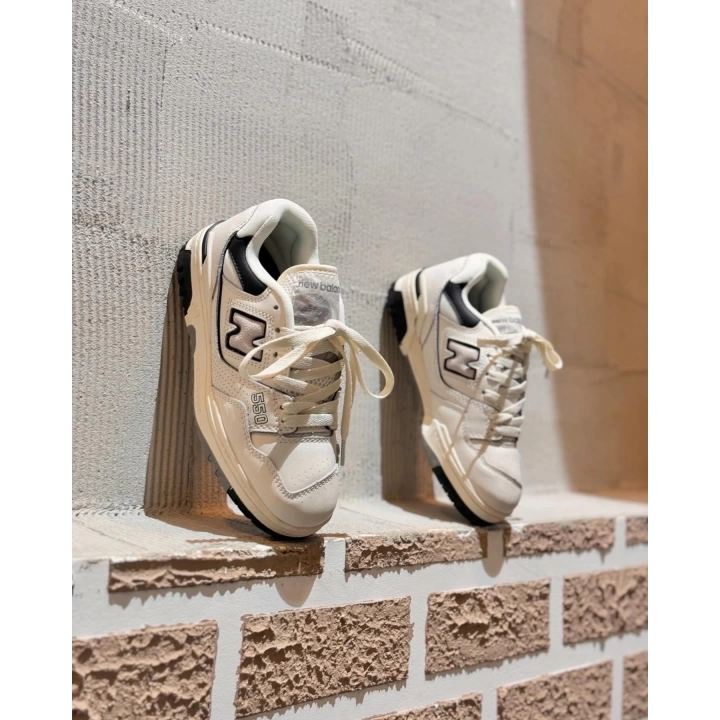 New Balance 550 Krem Siyah Detaylı