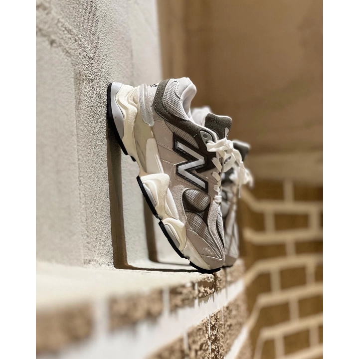 New Balance 9060 Gri Detaylı