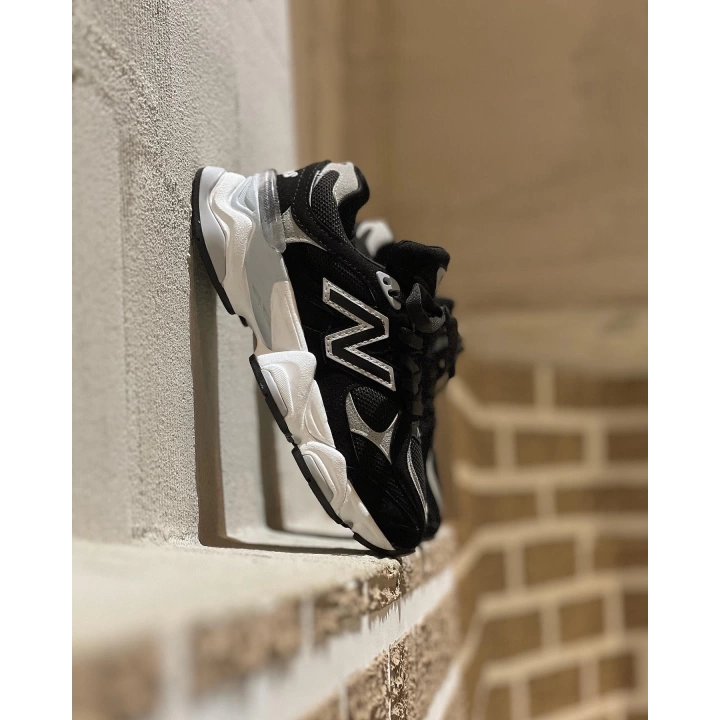 New Balance 9060 Siyah Detaylı