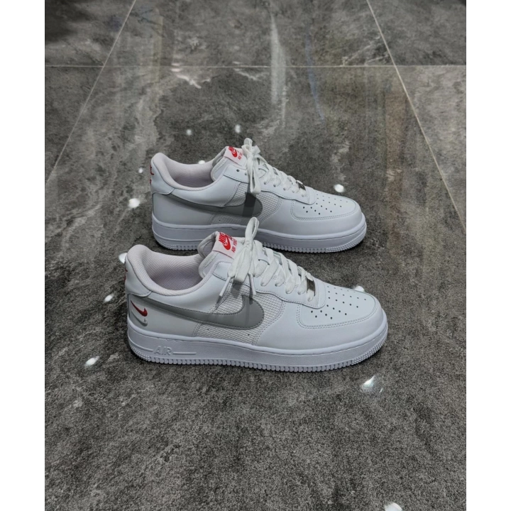 Nıke Air Force 1 Triple Swoosh