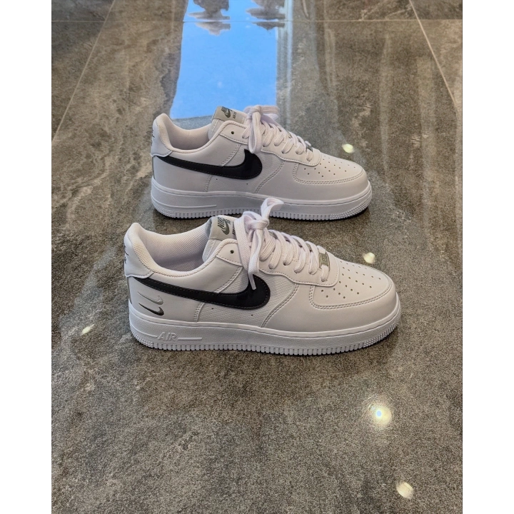 Nike Air Force 1 Triple Swoosh Detaylı