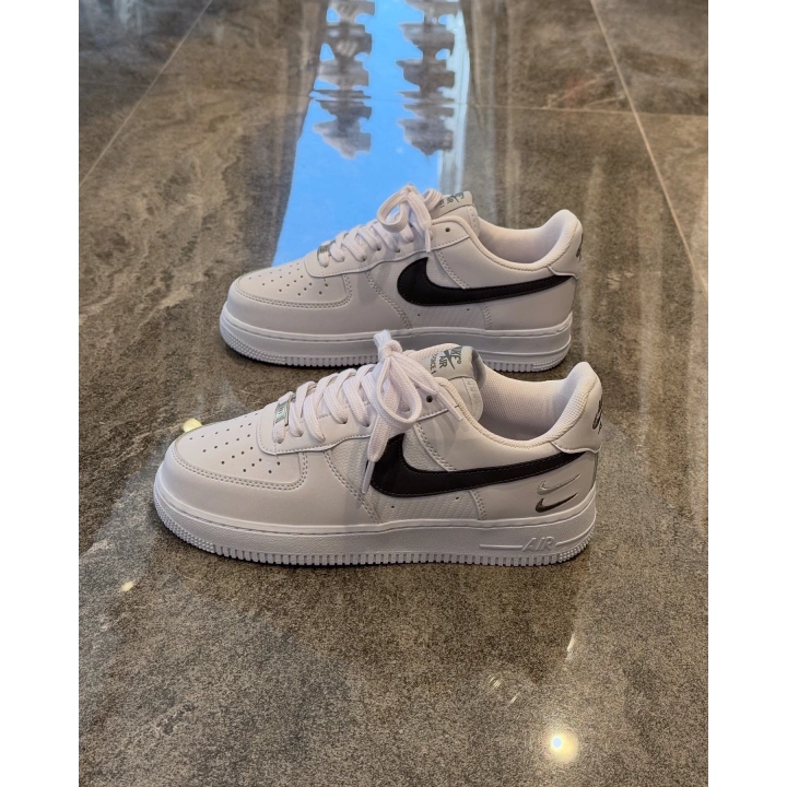 Nike Air Force 1 Triple Swoosh Detaylı