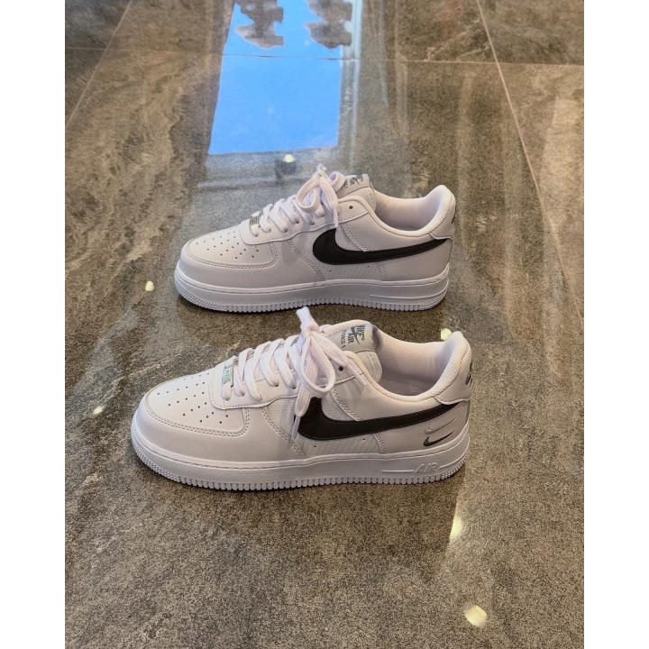 Nike Air Force 1 Triple Swoosh Detaylı
