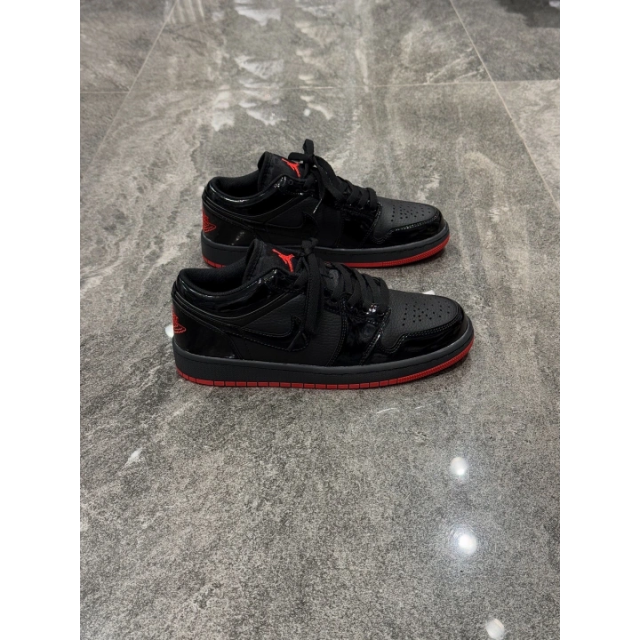 Nıke Air Jordan 1 Low Siyah Kırmızı Rugan Detaylı