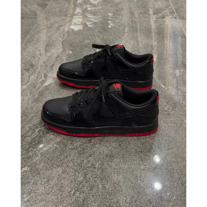 Nike SB Dunk Low Siyah Rugan Detaylı