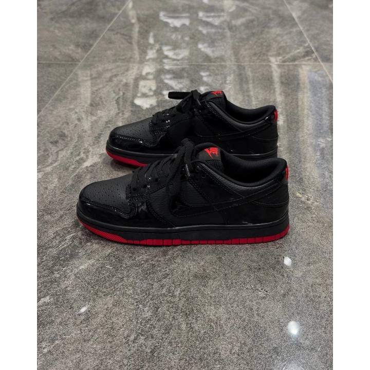 Nike SB Dunk Low Siyah Rugan Detaylı