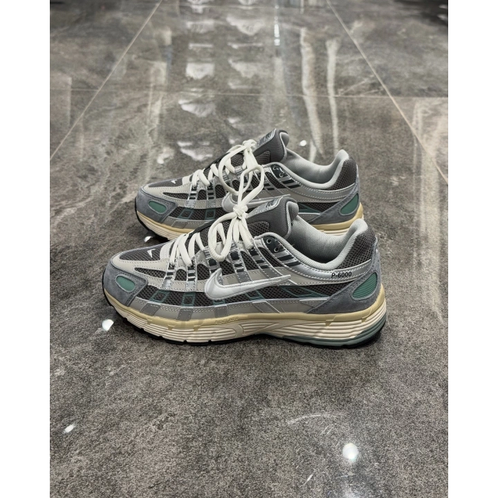 Nike Sportswear P-6000 Gri Beyaz Detaylı