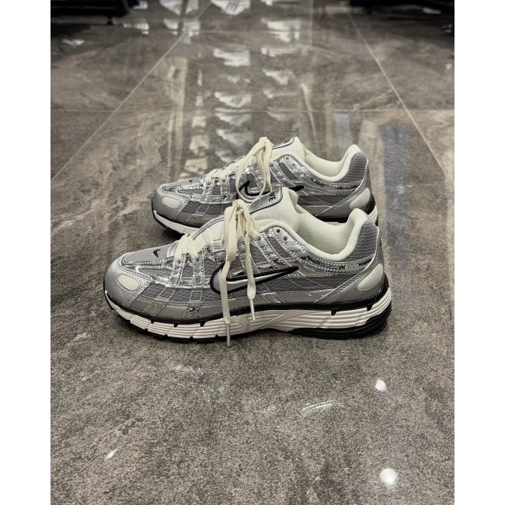 Nike Sportswear P-6000 Gümüş Detaylı Spor Ayakkabı