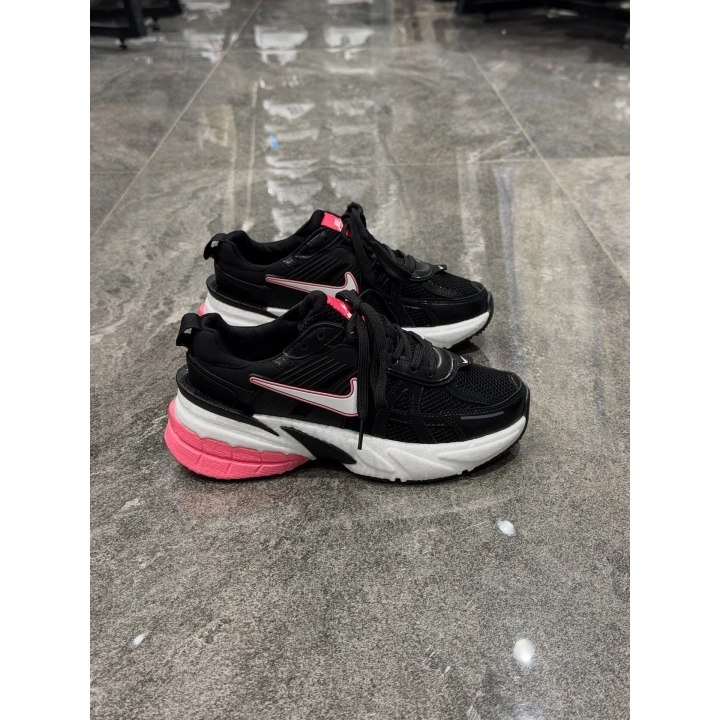 Nıke V2K Run Siyah Pembe Detaylı Spor Ayakkabı