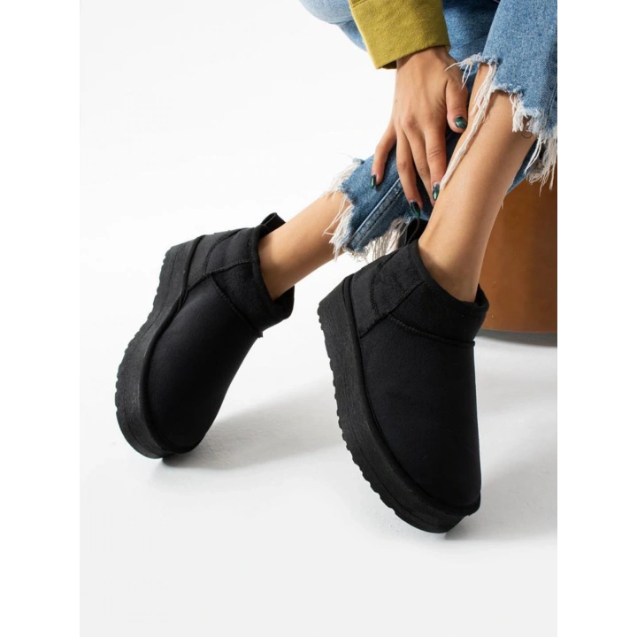 UG İçi Kürklü Kalın Tabanlı Siyah Kadın Bot