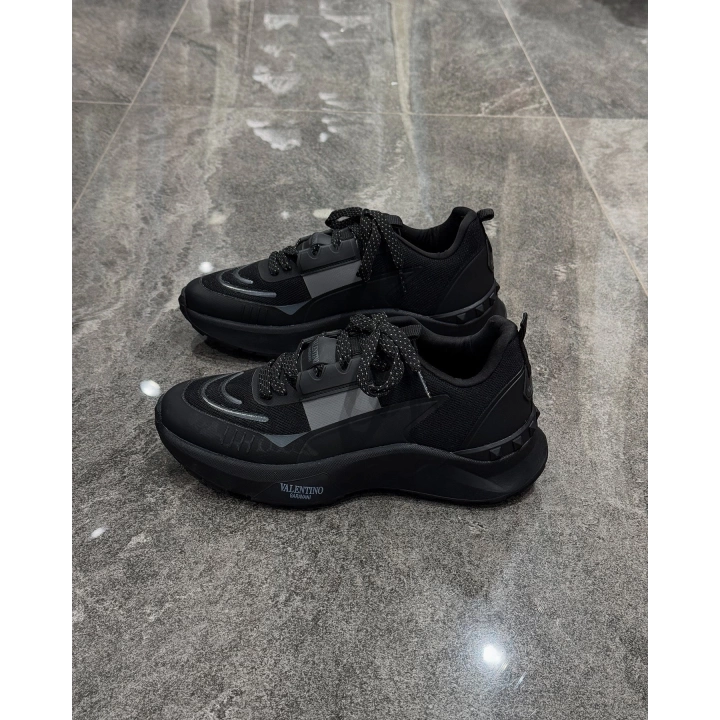 Valentino Garavani Black Leather Spor Ayakkabı
