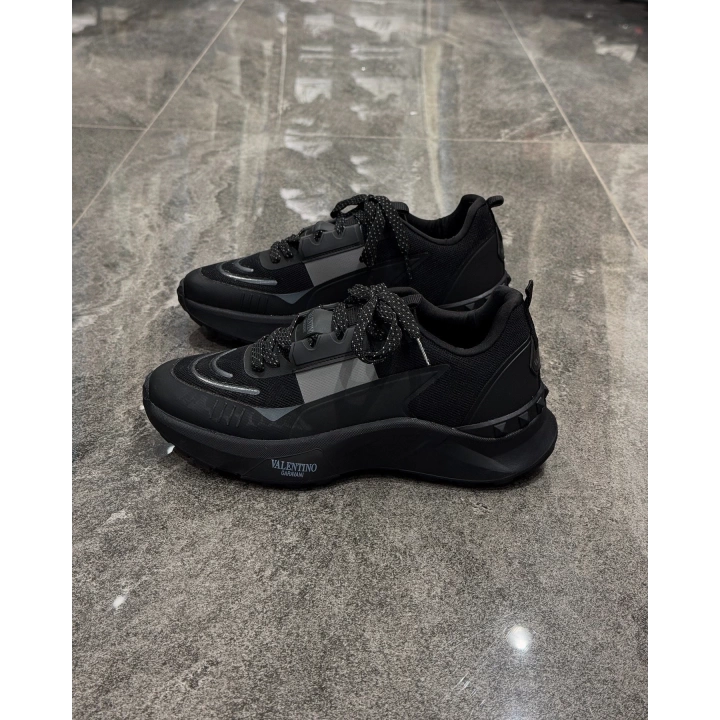 Valentino Garavani Black Leather Spor Ayakkabı