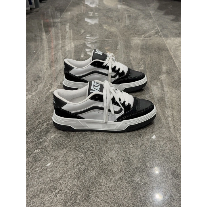 Vans Hylane Beyaz Siyah Detaylı Spor Ayakkabı