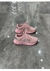 On Cloudnova Pembe Spor Ayakkabı