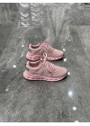 On Cloudnova Pembe Spor Ayakkabı