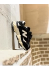 New Balance 9060 Siyah Krem Taban