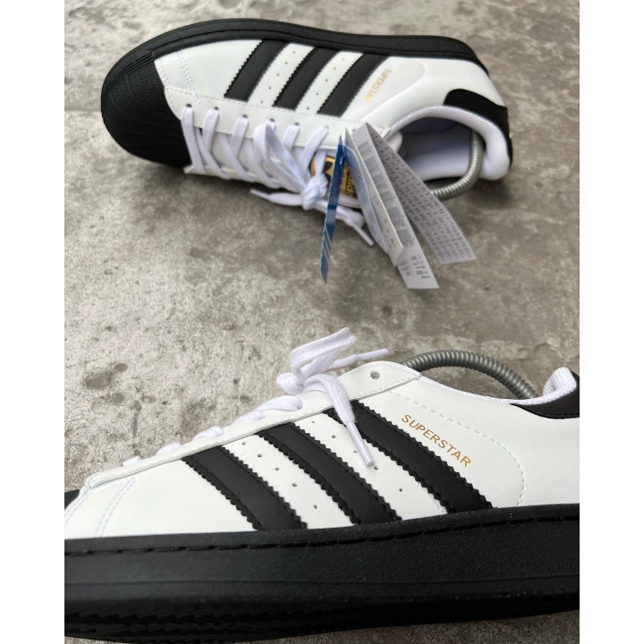 Adidas Süperstar Beyaz-Siyah Çizgi Siyah Taban