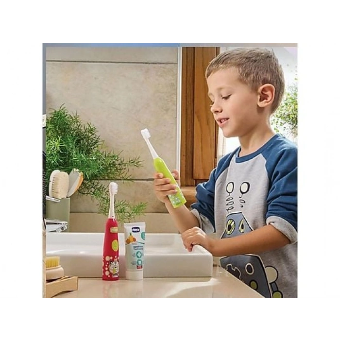 CHICCO Çocuklar İçin Panda Elektrikli Diş Fırçası Kırmızı