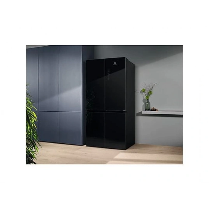 ELECTROLUX ELT9VE52M0 E Enerji Sınıfı 522L 4 Kapılı No-Frost Gardrop Tipi Buzdolabı Siyah