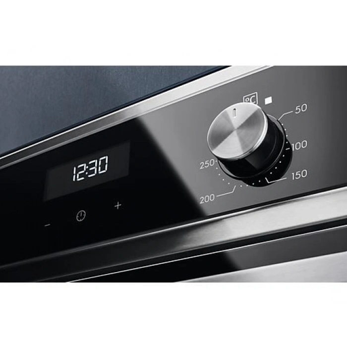 ELECTROLUX EOF5F50BX SurroundCook Katalitik Temizlemeli 65 lt Multifonksiyonel Cam Ankastre Fırın Siyah