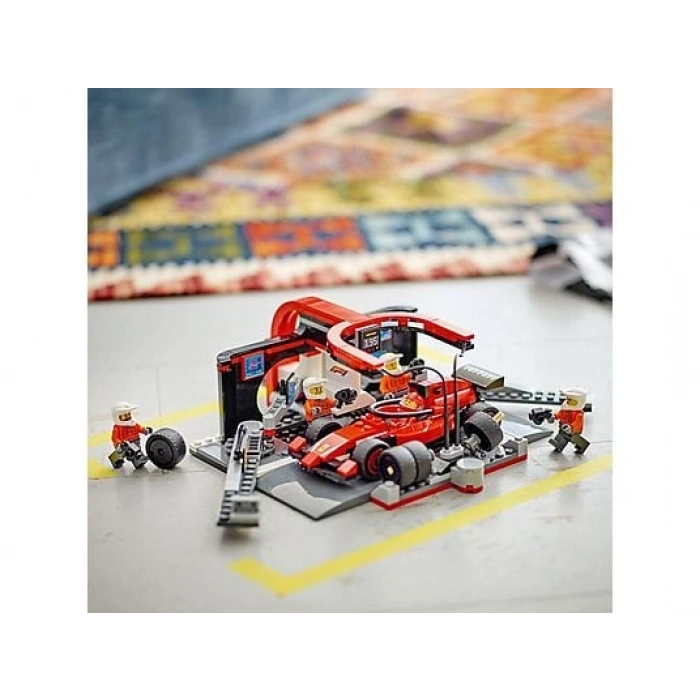LEGO 60443 City Ferrari Arabalı F1 Pit Stop ve Pit Ekibi