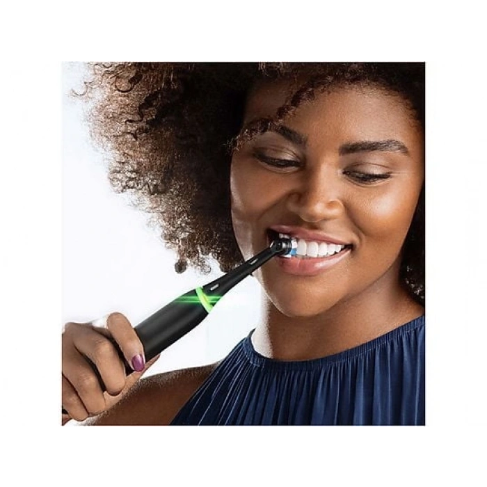ORAL B iO 5 Şarjlı Diş Fırçası Siyah + Seyahat Kabı