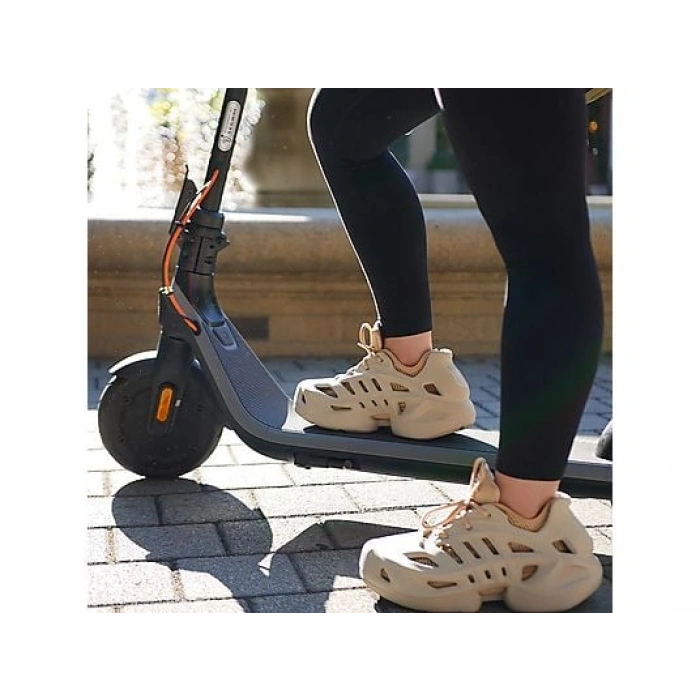 SEGWAY Ninebot E2 Plus Elektrikli Scooter Siyah