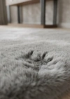 Carpet Dekor İthal Peluş Yumuşak Dekoratif Halı Simetrik Desen Gri