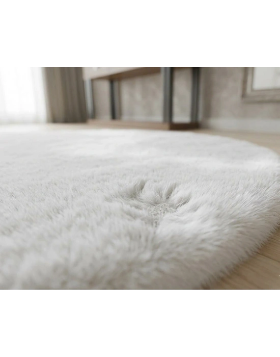 Carpet Dekor İthal Peluş Yumuşak Dekoratif Halı Simetrik Desen Beyaz