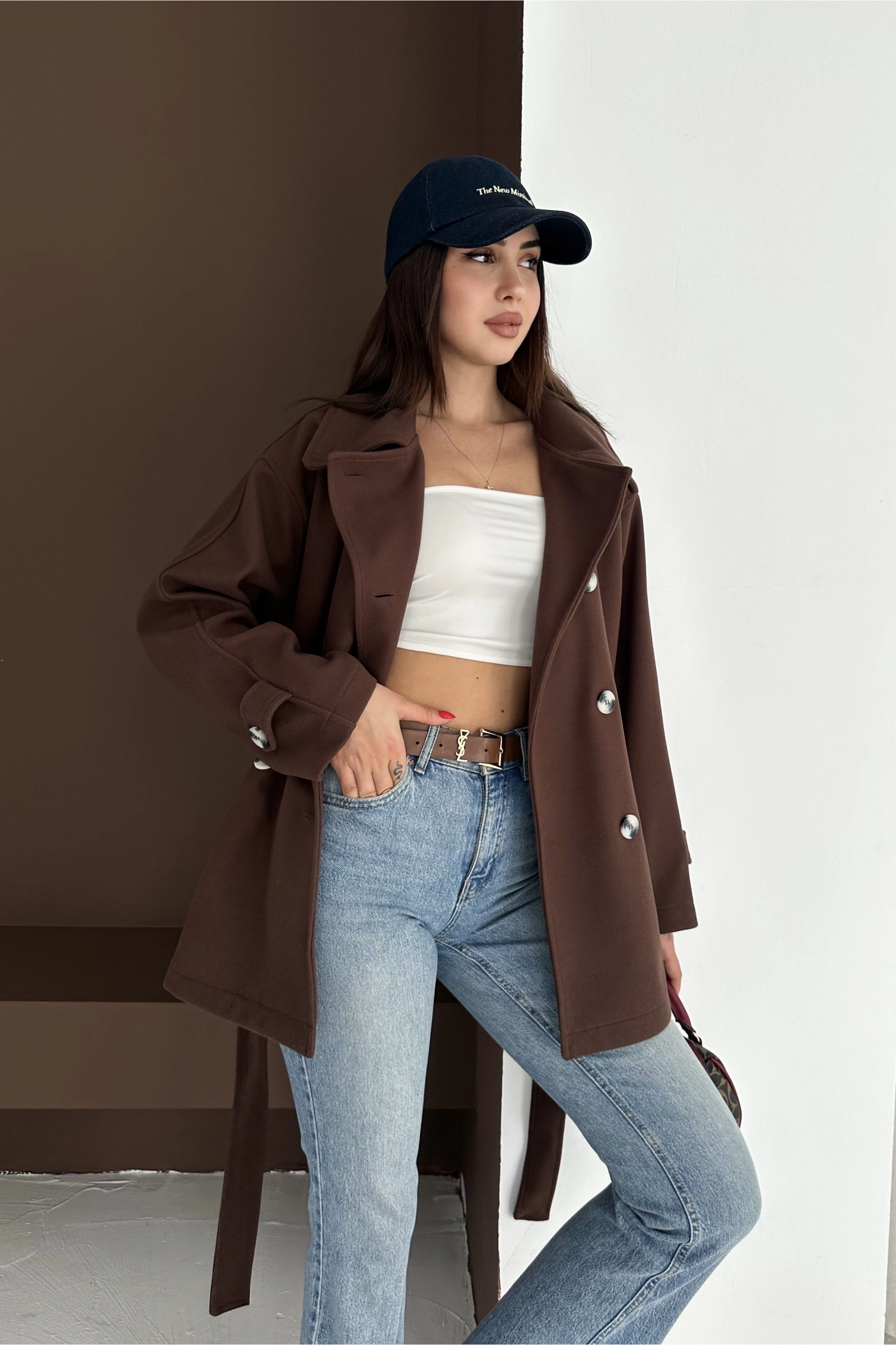 Belden Bağlamalı Düğmeli Kısa Kaşe Kaban