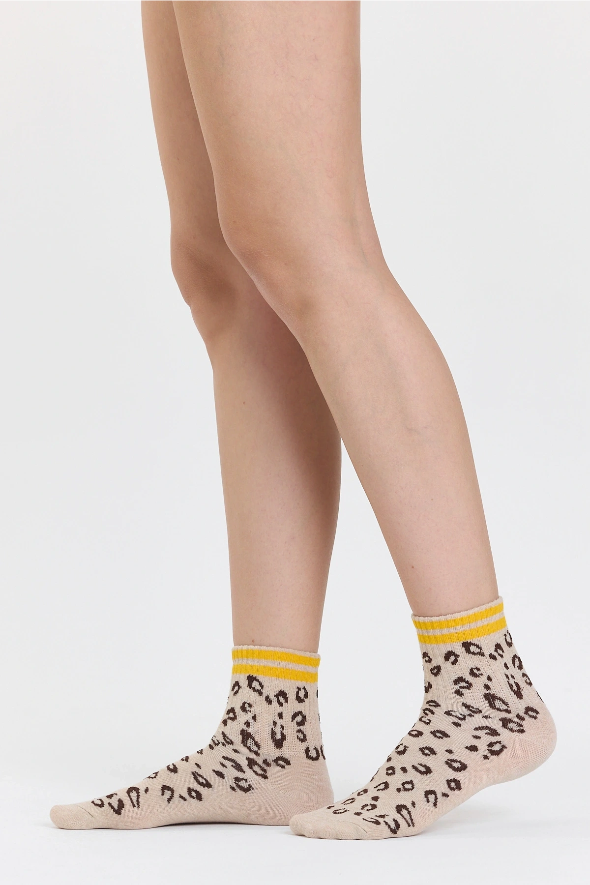 4 Çift Leopar Desenli Kadın Spor Kolej Çorap Seti - Şık ve Rahat Günlük Çoraplar