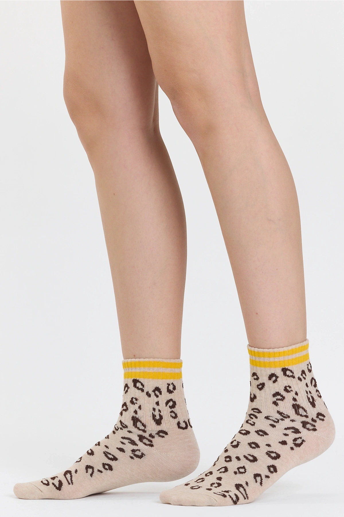 4 Çift Leopar Desenli Kadın Spor Kolej Çorap Seti - Şık ve Rahat Günlük Çoraplar