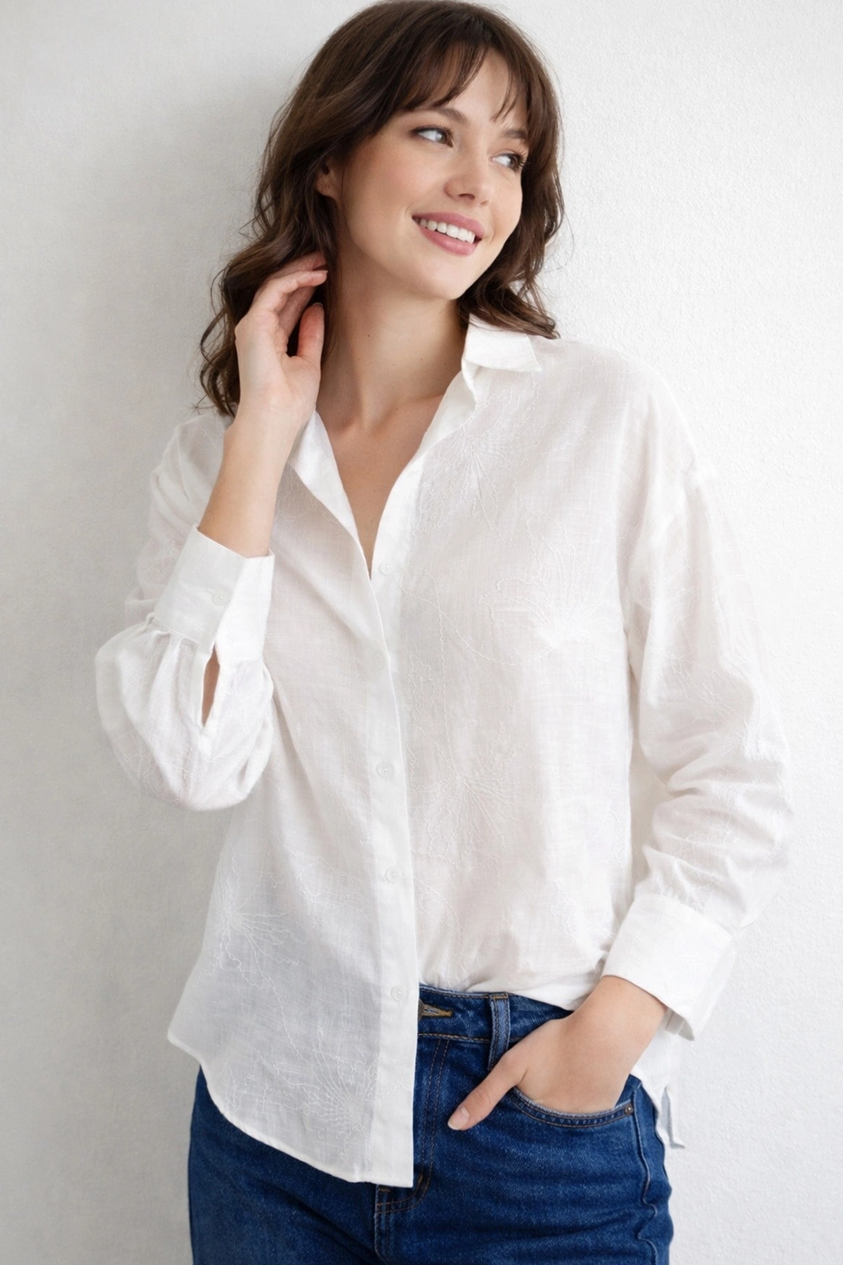 Nakışlı İşlemeli Oversize Beyaz Kadın Gömlek, Relax Fit