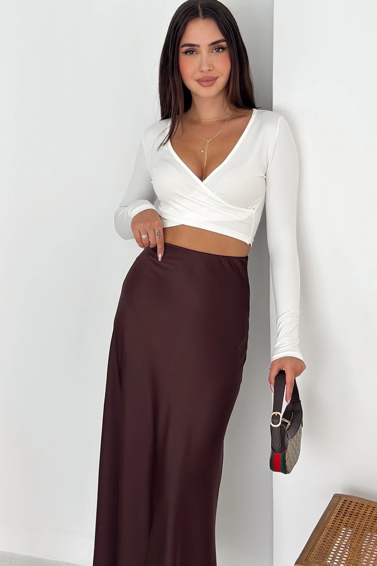 Acı Kahve Yanı Fermuarlı Çan Dökümlü Saten Etek