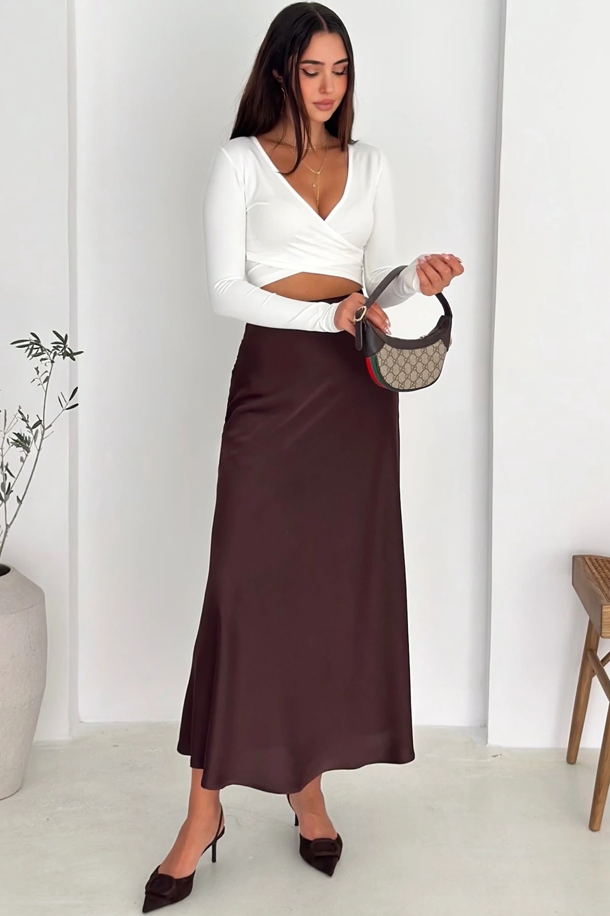 Acı Kahve Yanı Fermuarlı Çan Dökümlü Saten Etek