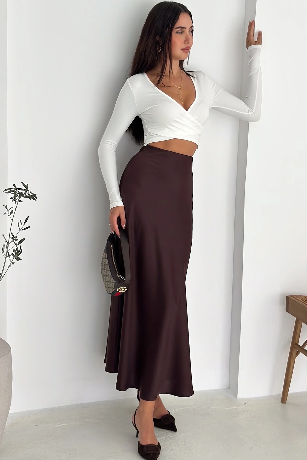 Acı Kahve Yanı Fermuarlı Çan Dökümlü Saten Etek