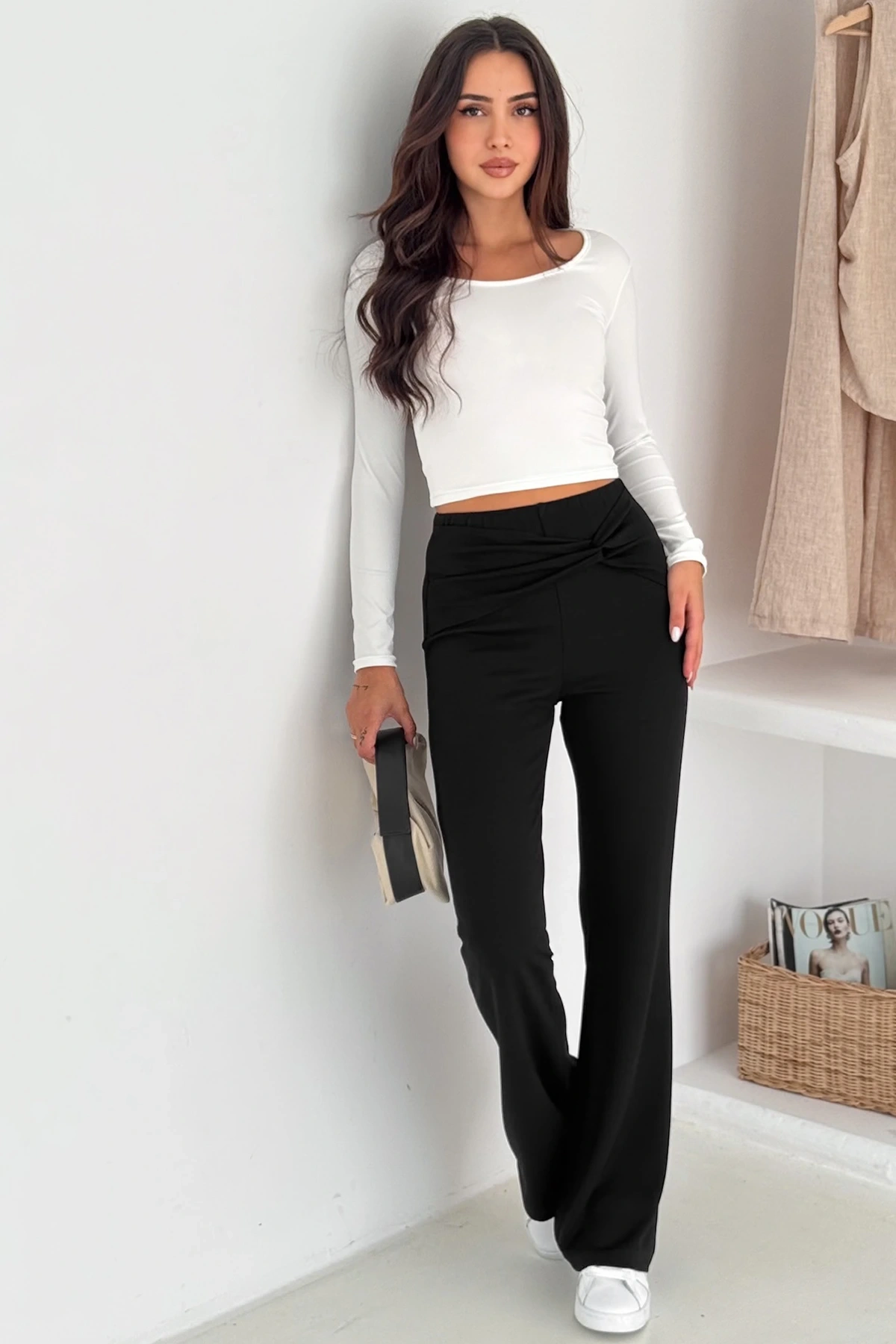 Bel Detaylı Geniş Paça Modal Pantolon