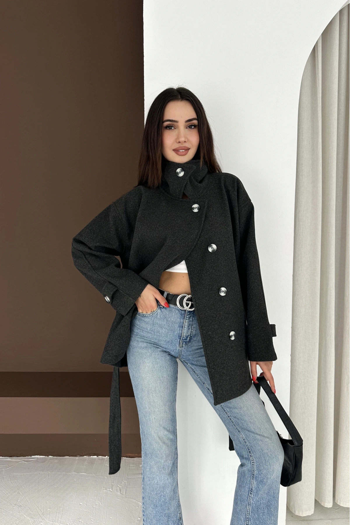 Belden Bağlamalı Düğmeli Kısa Kaşe Kaban