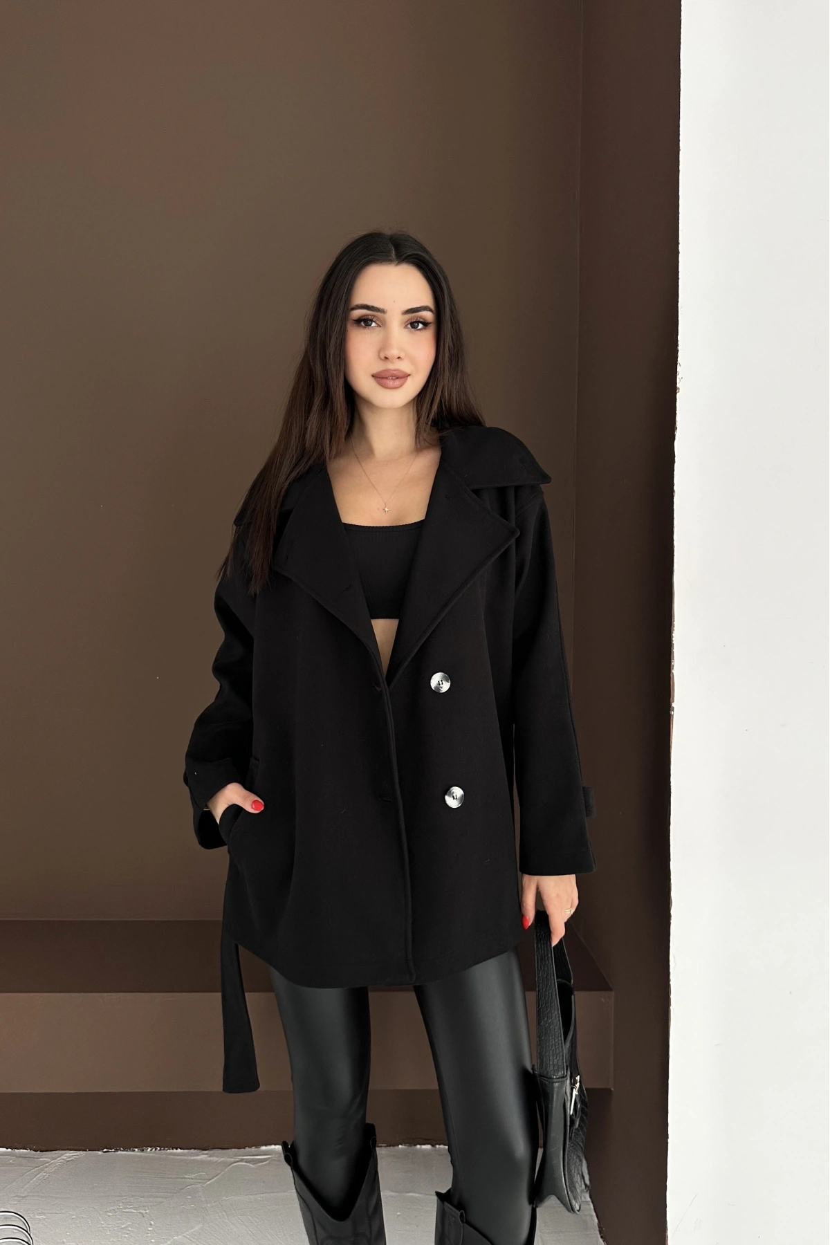 Belden Bağlamalı Düğmeli Kısa Kaşe Kaban