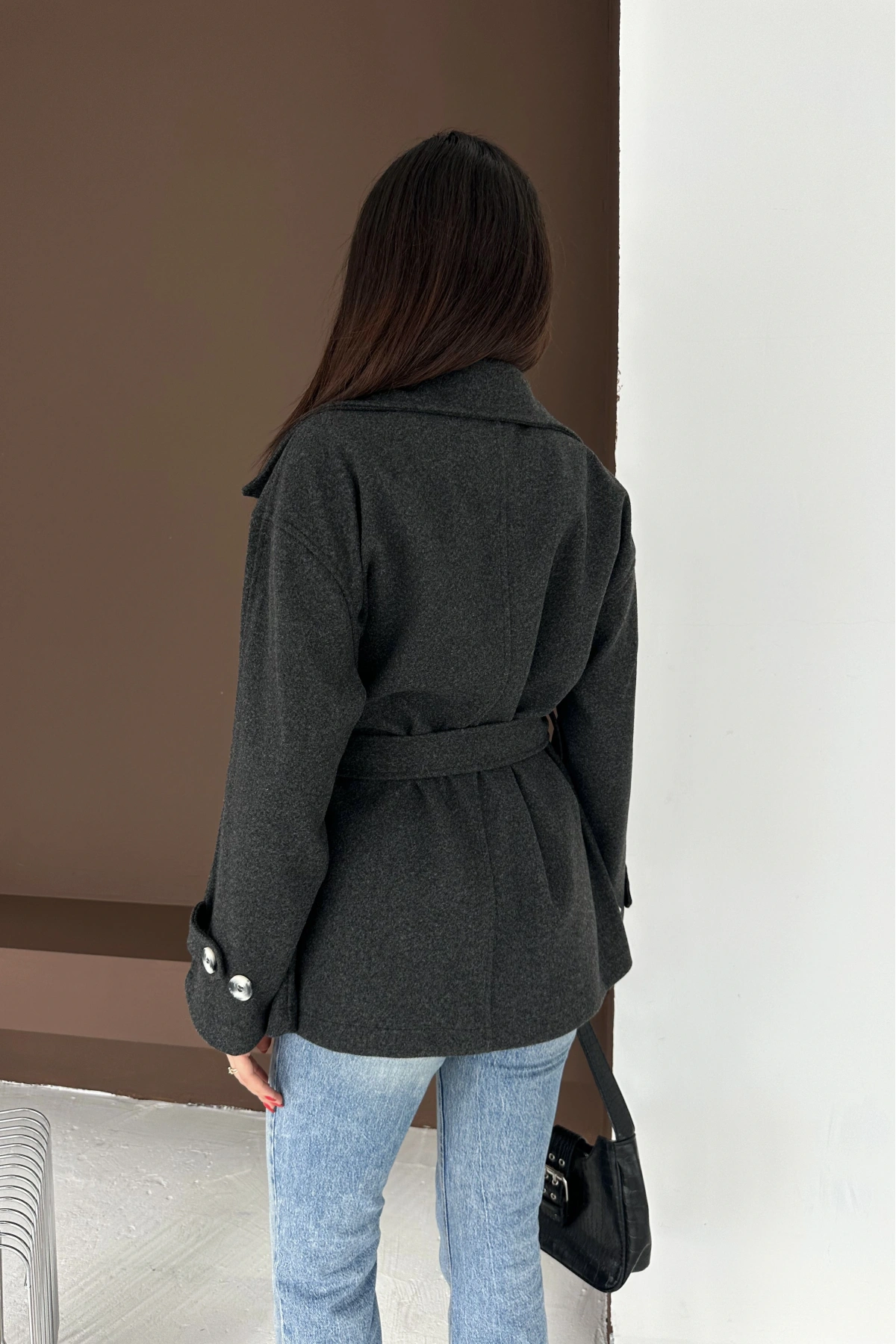 Belden Bağlamalı Düğmeli Kısa Kaşe Kaban