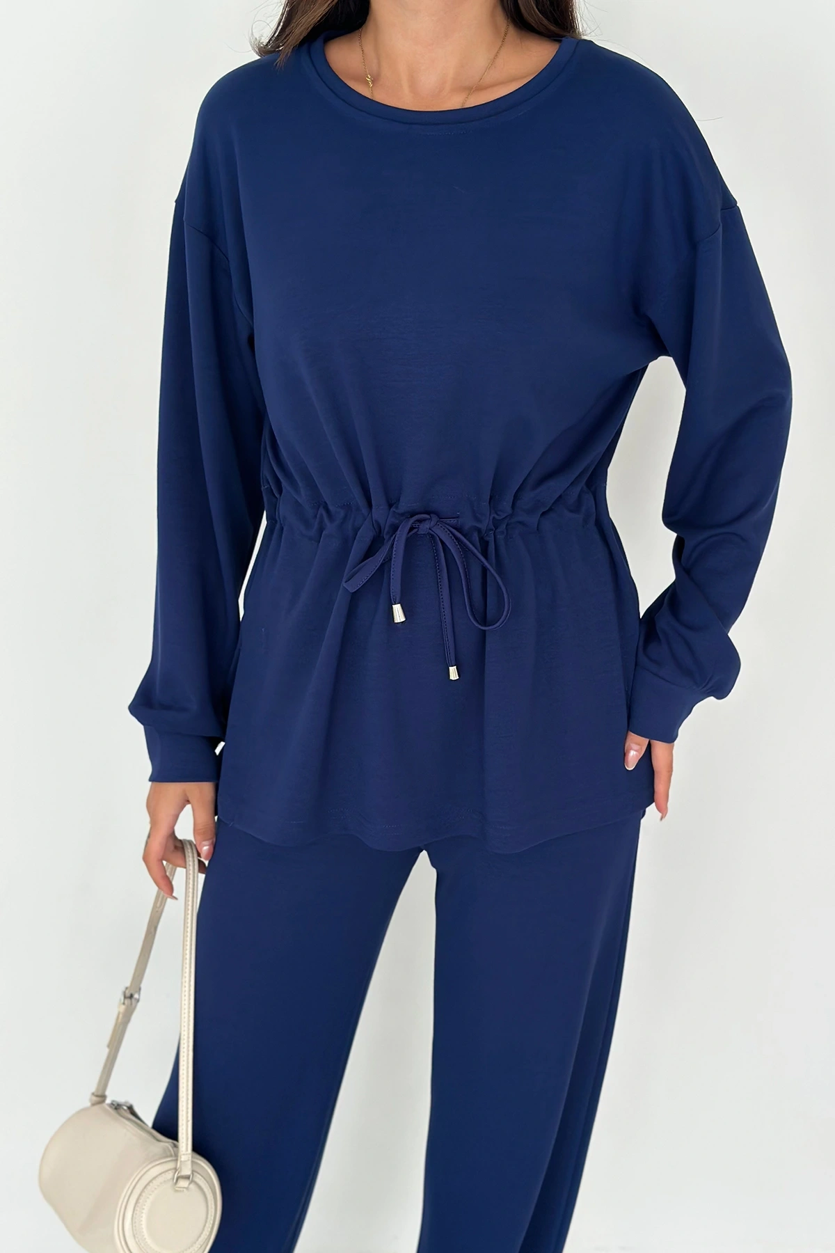 Beli Bağcıklı Yanı Yırtmaçlı Modal Takım