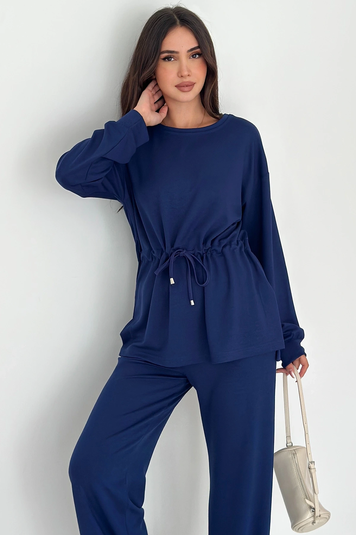 Beli Bağcıklı Yanı Yırtmaçlı Modal Takım