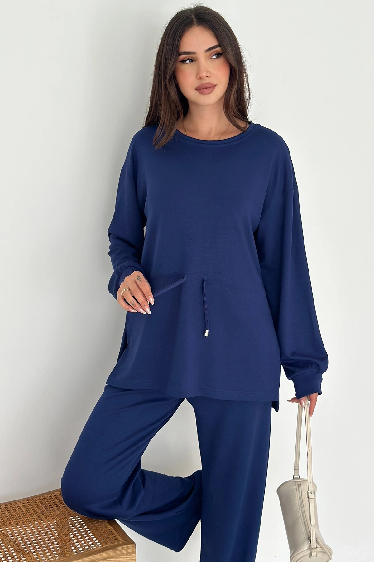 Beli Bağcıklı Yanı Yırtmaçlı Modal Takım