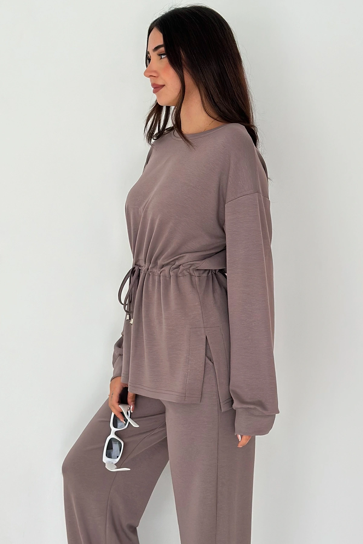 Beli Bağcıklı Yanı Yırtmaçlı Modal Takım