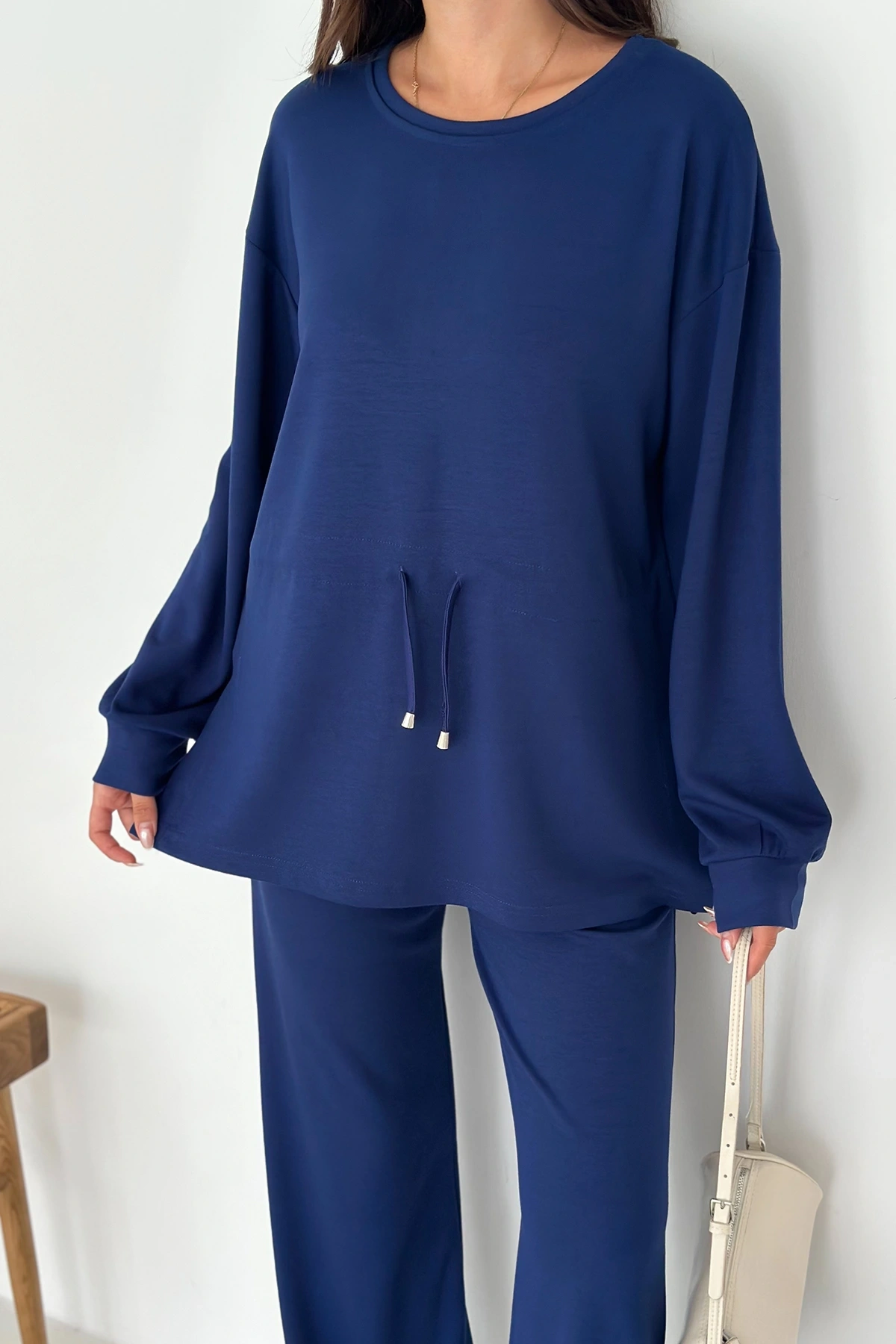 Beli Bağcıklı Yanı Yırtmaçlı Modal Takım