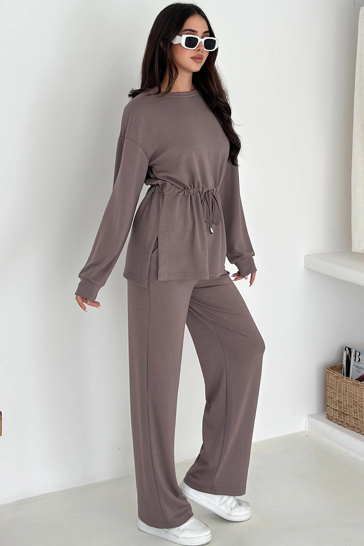 Beli Bağcıklı Yanı Yırtmaçlı Modal Takım