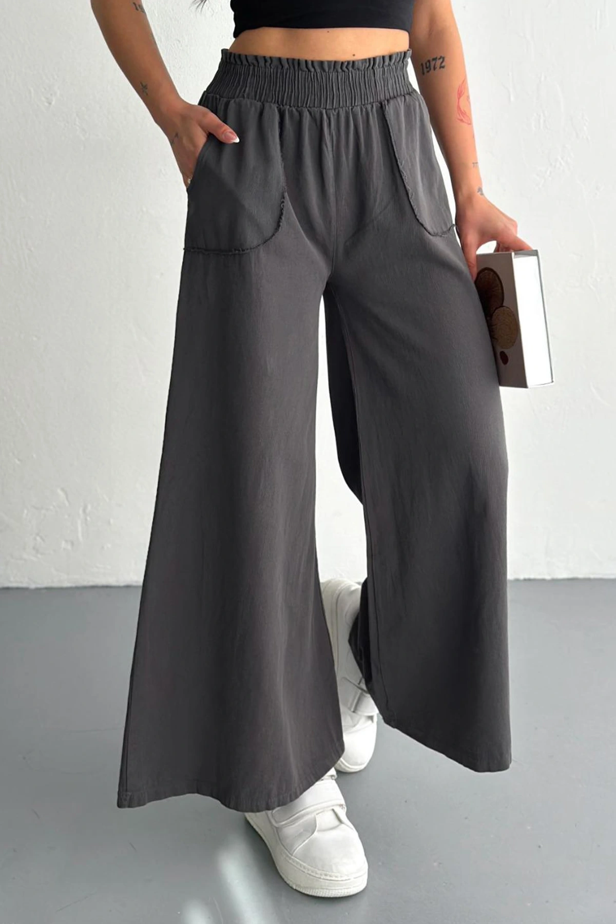 Kadın Bel Lastikli Cepli Bol Paça Koton Füme Pantolon